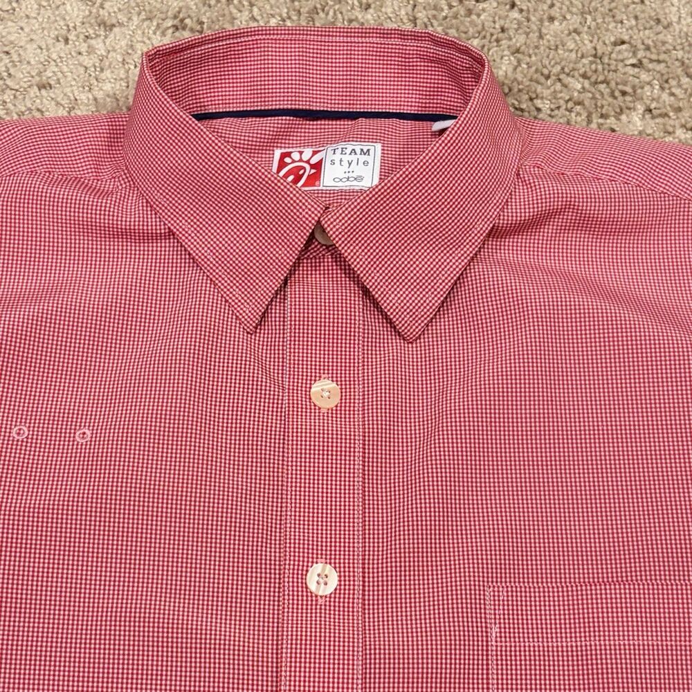Chick-Fil-A Team Style Oobe Red Gingham Short Sleeve Button Down Shirt Medium